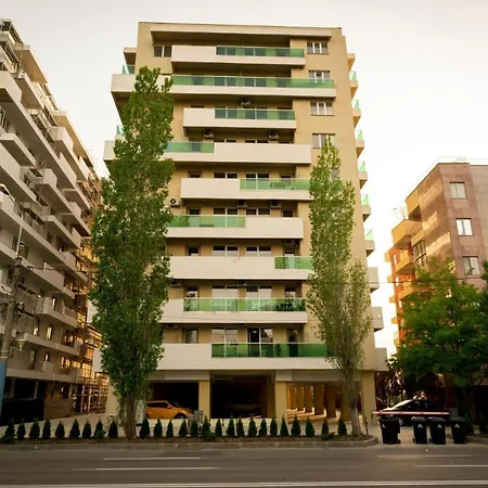 Marc Moonlight Mamaja