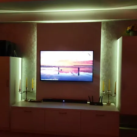 Marc Moonlight 马马亚